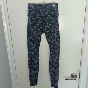Lululemon pattern leggings